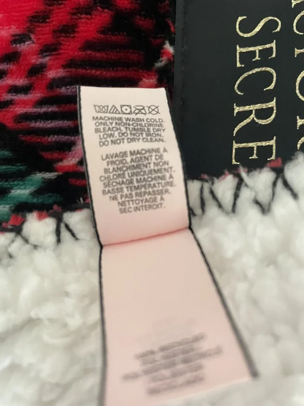 Victoria Secret Holiday plaid red/black sherpa lined fleece blanket new